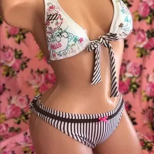 【新品タグ】ベッツィジョンソン フルーツ柄ビキニ　BETSEY JOHNSON 新品タグ】ベッツィジョンソン お花柄ビキニ BETSEY JOHNSON